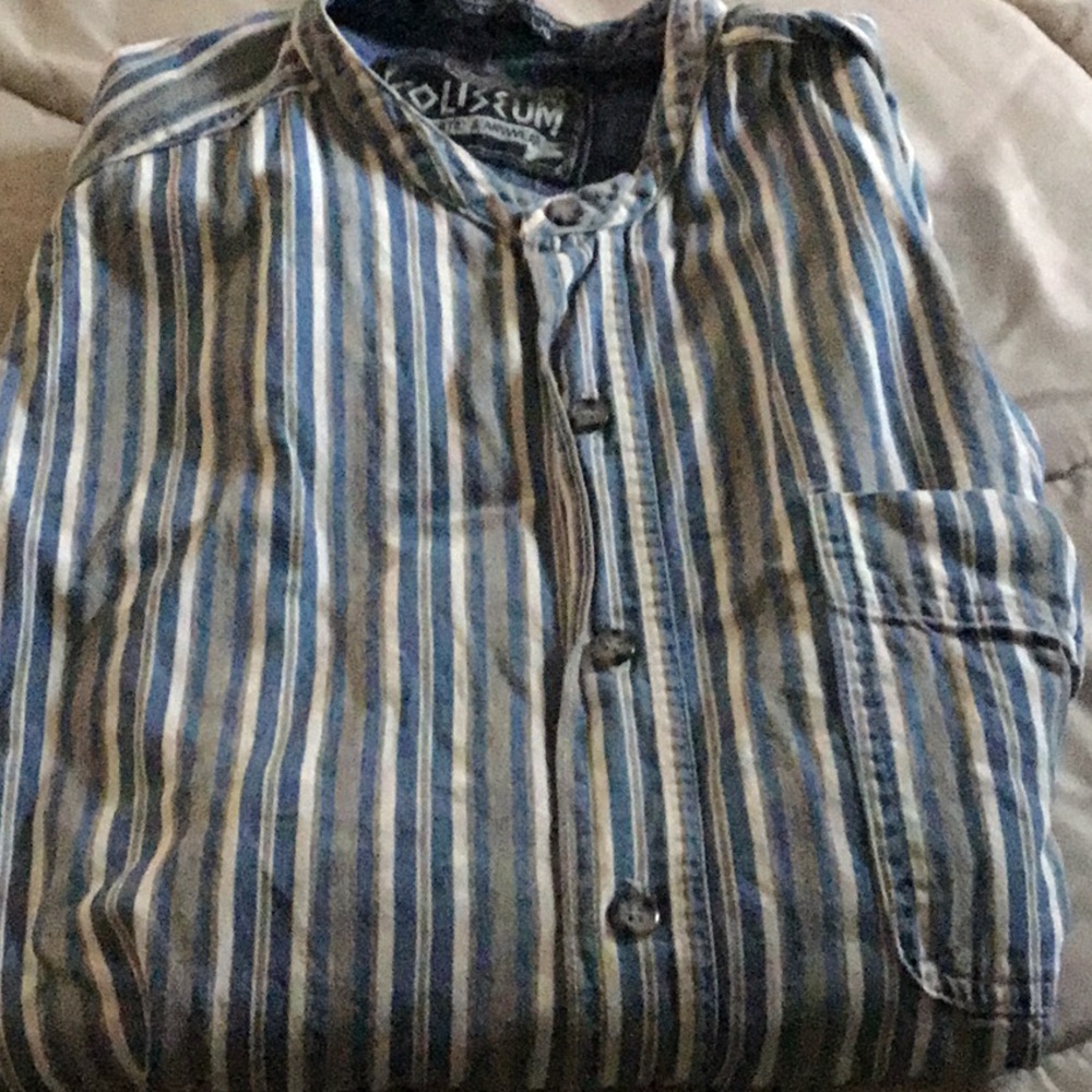 Coliseum Large Shirt